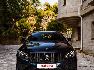 2017 Mercedes-Benz E-Класс 300 V (W213, S213, C238), зелёный, 3920000 рублей, вид 1