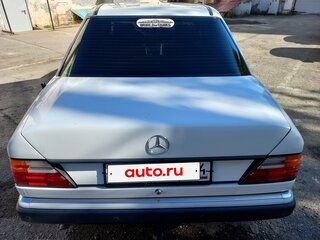1993 Mercedes-Benz W124 200, белый, 850000 рублей, вид 3