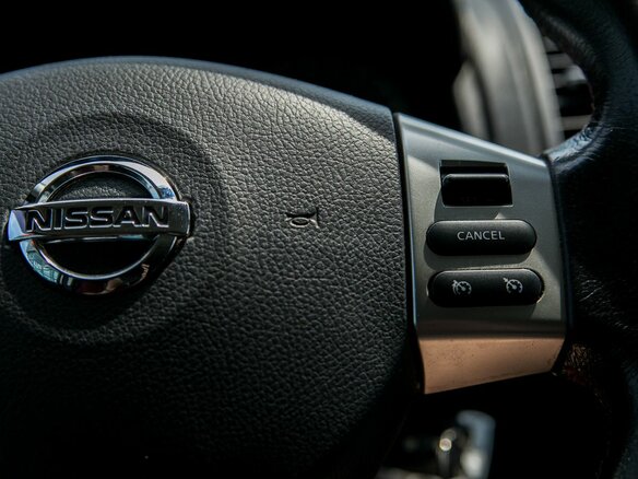 2010 Nissan Note I Рестайлинг, коричневый - вид 18