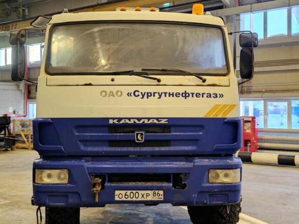 2012 КамАЗ 44108, белый - вид 1