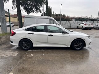 2021 Honda Civic X, белый, 2150000 рублей, вид 2