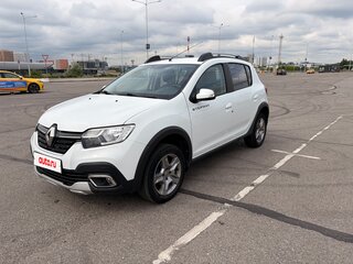 2021 Renault Sandero Stepway II Рестайлинг, белый, 1450000 рублей, вид 1