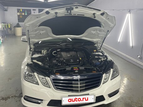 2013 Mercedes-Benz E-Класс 250 7G-Tronic IV (W212, S212, C207), белый, 1410000 рублей, вид 3
