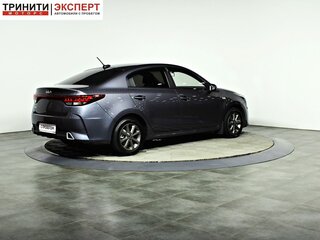 2021 Kia Rio IV Рестайлинг, серый, 1657000 рублей, вид 5