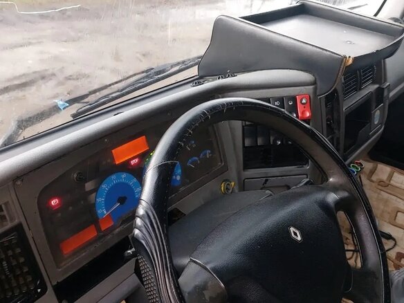 2005 Renault Premium, красный, 1900000 рублей - вид 8