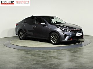 2021 Kia Rio IV Рестайлинг, серый, 1747000 рублей, вид 3