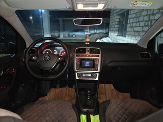 2017 Volkswagen Polo V Рестайлинг, чёрный, 1190000 рублей, вид 5