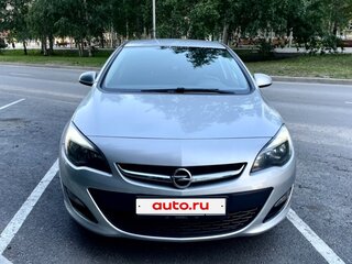 2013 Opel Astra J Рестайлинг, серебристый, 950000 рублей, вид 1