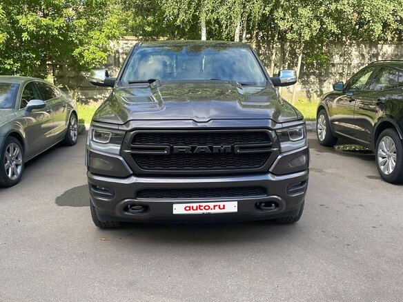 2019 Ram 1500 Crew Cab V, серый, 5700000 рублей - вид 14