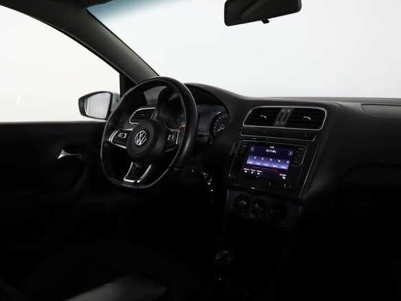 2018 Volkswagen Polo V Рестайлинг, белый, 999990 рублей - вид 11