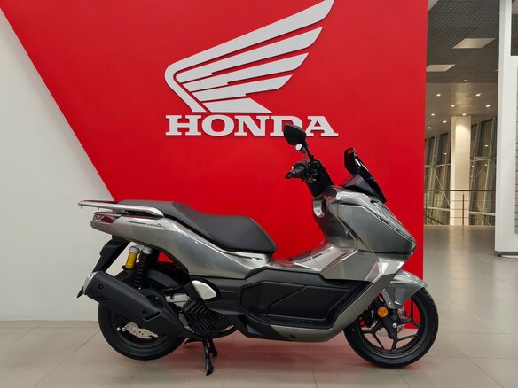 2026 Honda NWG150, серебристый, 399900 рублей