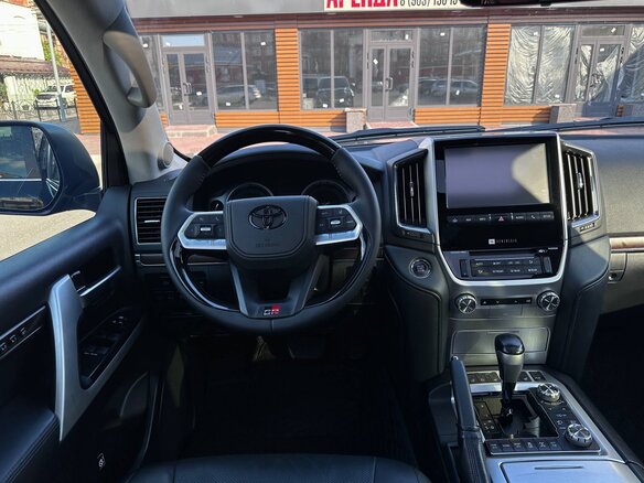 2016 Toyota Land Cruiser 200 Series Рестайлинг 2, чёрный, 5400000 рублей - вид 12