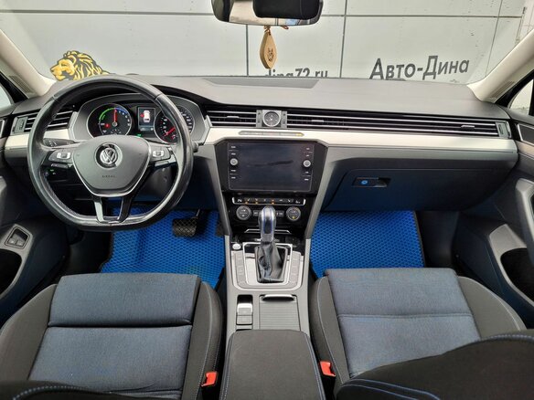 2017 Volkswagen Passat GTE B8, синий, 2600000 рублей - вид 11