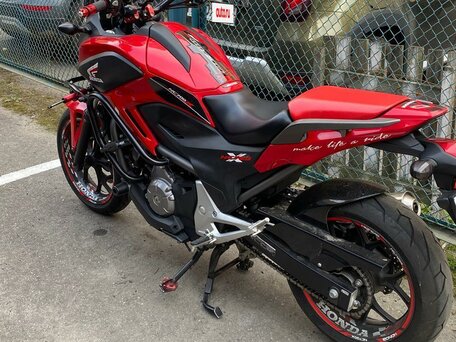 2012 Honda NC 700X, красный, 595000 рублей, вид 3