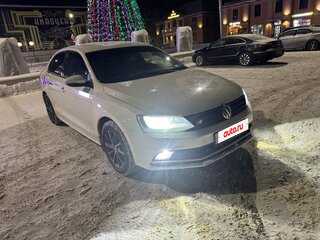 2015 Volkswagen Jetta VI Рестайлинг, белый, 840000 рублей, вид 4