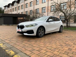 2020 BMW 1 серии 118d III (F40), белый, 2500000 рублей, вид 1