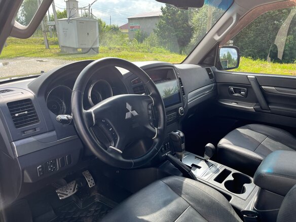 2011 Mitsubishi Pajero IV Рестайлинг 1, коричневый, 2000000 рублей - вид 14