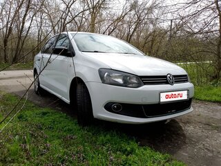 2014 Volkswagen Polo V, белый, 700000 рублей, вид 2