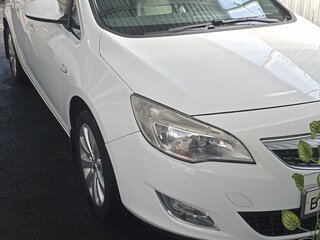 2011 Opel Astra J, белый, 750000 рублей, вид 1