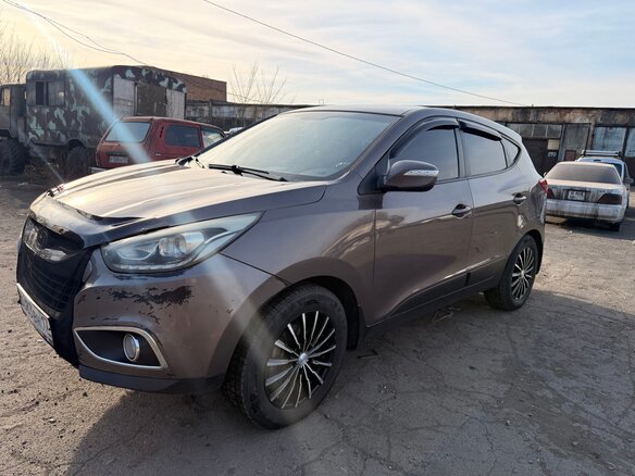 2014 Hyundai ix35 I Рестайлинг, коричневый, 1350000 рублей