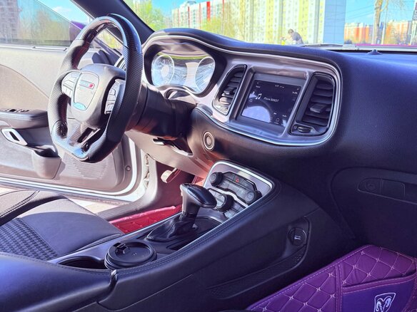 2019 Dodge Challenger III Рестайлинг 2, фиолетовый - вид 19