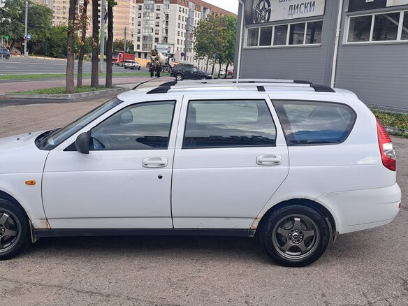 2013 Lada (ВАЗ) Priora I Рестайлинг, белый, 340000 рублей - вид 4