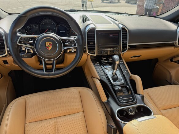 2014 Porsche Cayenne Diesel II Рестайлинг (958), коричневый, 4000000 рублей - вид 6