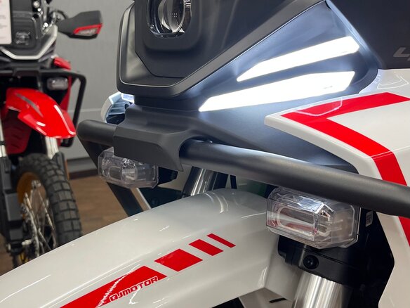 2026 QJMotor SRT 450 RX, красный, 625000 рублей - вид 3