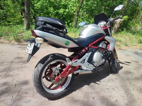 2008 Kawasaki ER-6N, серебристый, 250000 рублей, вид 2