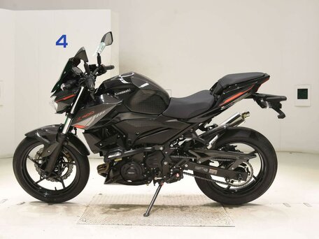 2025 Kawasaki Z 400, чёрный, 697000 рублей, вид 1