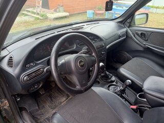 2012 Chevrolet Niva I Рестайлинг, чёрный, 370000 рублей, вид 3
