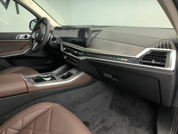 2025 BMW X5 Long 30Li IV (G05/G18) Рестайлинг, чёрный, 13950000 рублей - вид 15