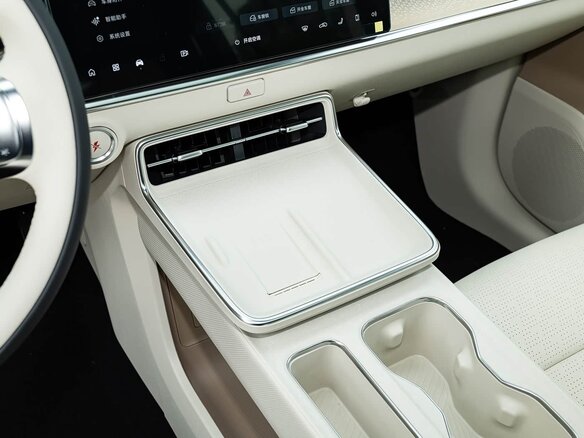 2026 Toyota bZ3X 58.3 kWh, серебристый, 2630003 рублей - вид 13