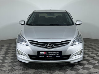 2014 Hyundai Solaris I Рестайлинг, серебристый, 897000 рублей, вид 3