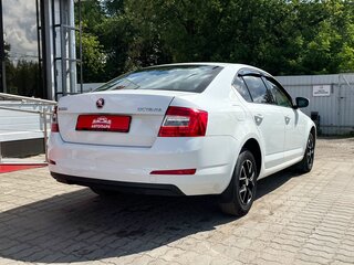 2016 Skoda Octavia III (A7), белый, 839000 рублей, вид 3