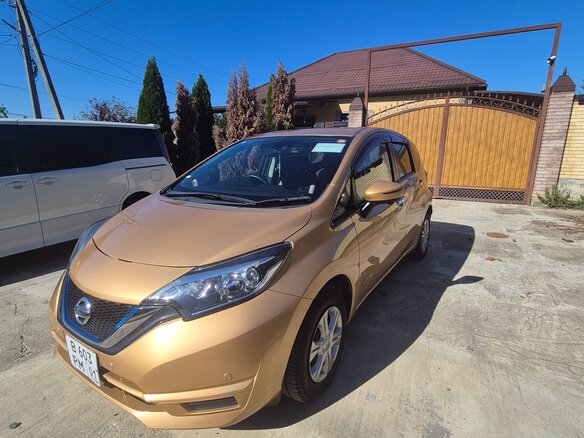 2017 Nissan Note e-Power II Рестайлинг, коричневый, 1280000 рублей