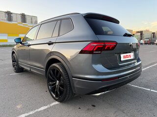 2020 Volkswagen Tiguan Allspace II, серый, 2850000 рублей, вид 3