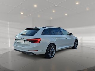 2023 Skoda Superb III Рестайлинг, белый, 4000000 рублей, вид 3