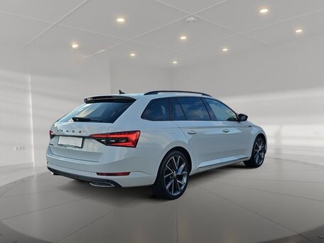 2023 Skoda Superb III Рестайлинг, белый, 4000000 рублей, вид 3