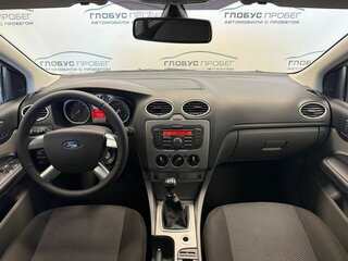 2011 Ford Focus II Рестайлинг, серебристый, 750000 рублей, вид 4