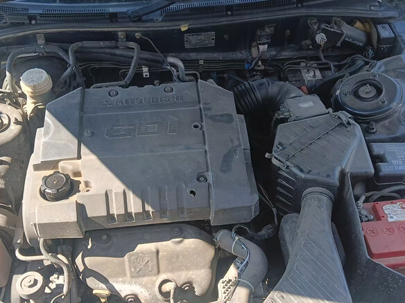 2000 Mitsubishi Legnum, чёрный, 350000 рублей - вид 8