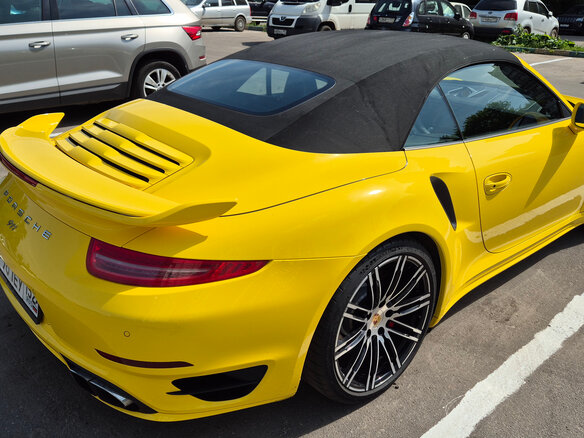 2015 Porsche 911 Turbo VII (991), жёлтый, 13900000 рублей - вид 4