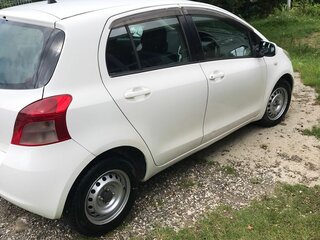 2005 Toyota Vitz II (XP90), белый, 500000 рублей, вид 2