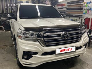 2016 Toyota Land Cruiser 200 Series Рестайлинг 2, белый, 6650000 рублей, вид 4
