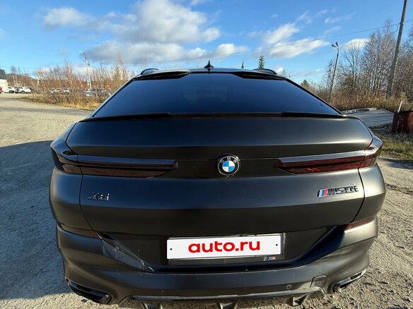 2020 BMW X6 M50i III (G06), белый, 7000000 рублей - вид 1