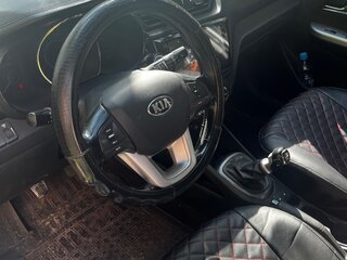 2013 Kia Rio 5-speed III, белый, 545000 рублей, вид 3
