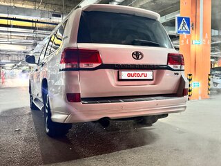 2018 Toyota Land Cruiser 200 Series Рестайлинг 2, белый, 6090000 рублей, вид 4