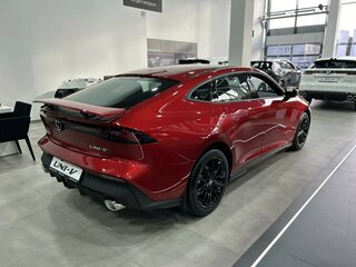 2025 Changan UNI-V I, красный, 3479900 рублей, вид 4