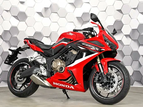 2021 Honda CBR 650R, красный, 977000 рублей, вид 1