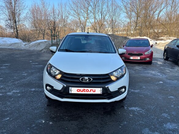 2021 Lada (ВАЗ) Granta I Рестайлинг, белый, 900000 рублей - вид 1